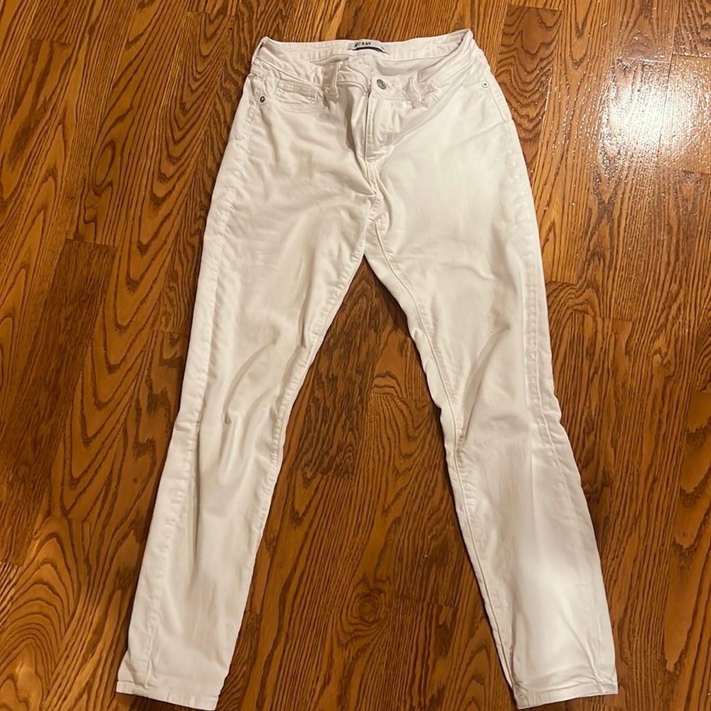 White skinny denim jeans